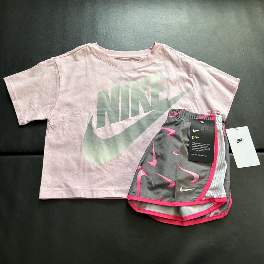 NWT Nike Gradient Athletic Set Girls Size 5